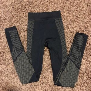 (SOLD) Grey lululemon leggings